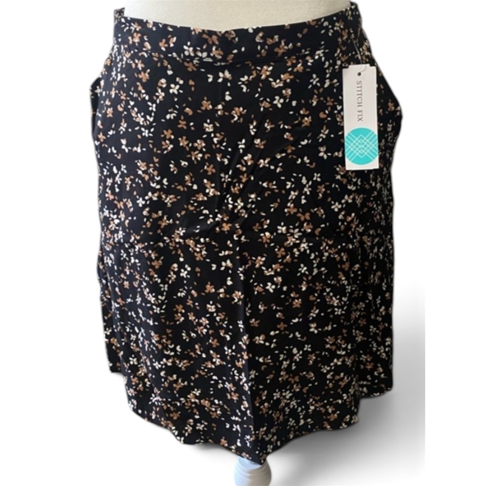 Market & Spruce Black Mini Skirt with Tan and White Floral Print Medium NWT